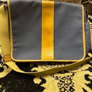 Coach 6437 crossbody signature travel messenger bag